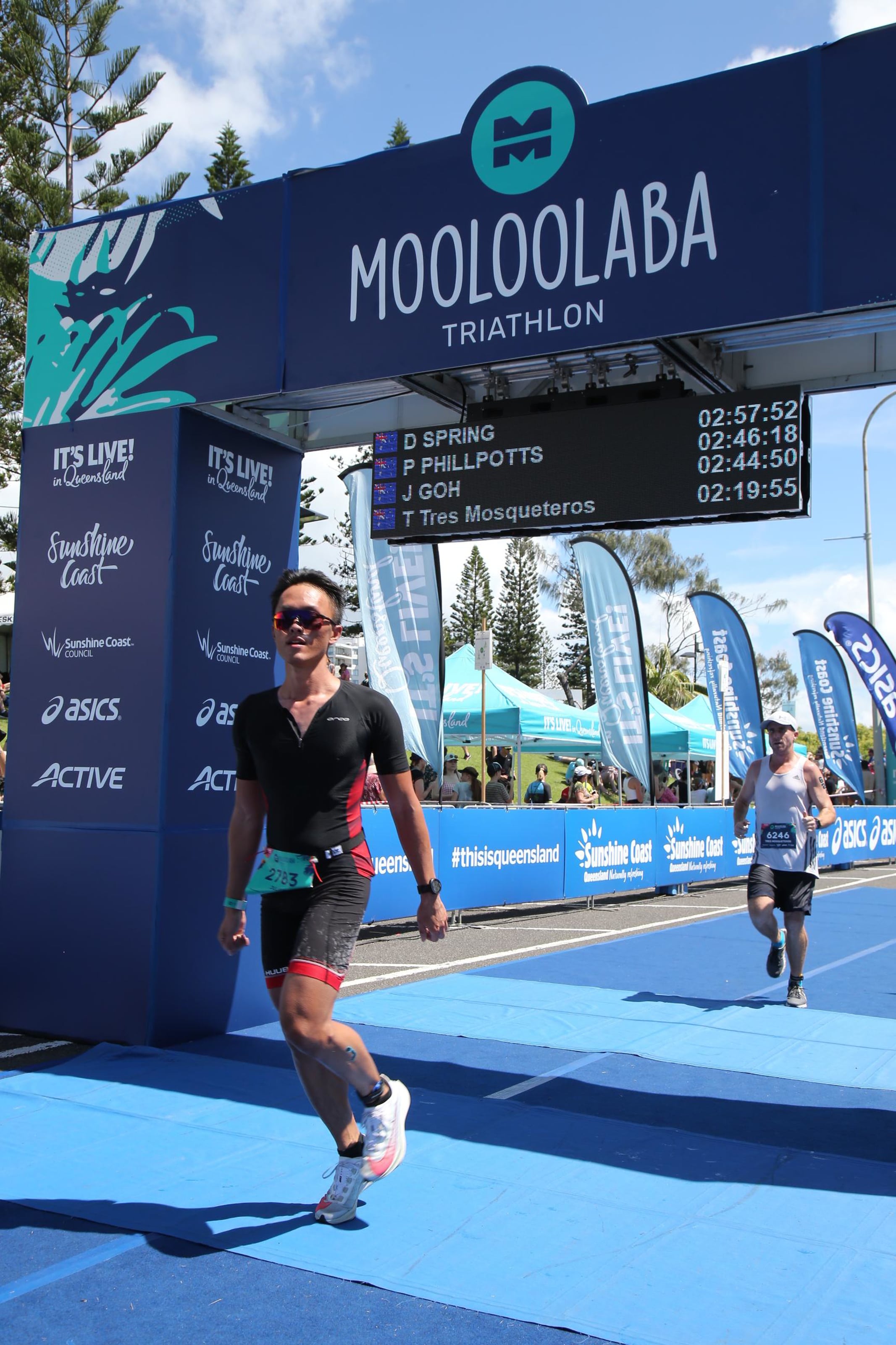 mooloolaba-triathlon-finish